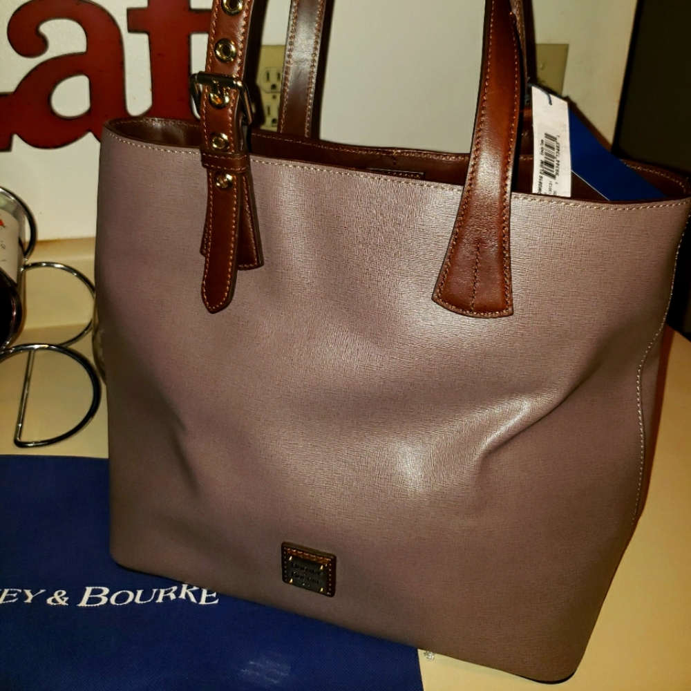 Dooney & Bourke